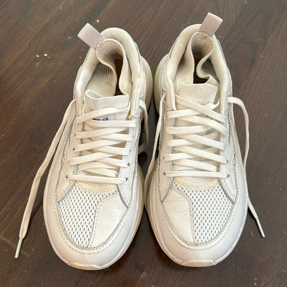Brandblack White sneakers